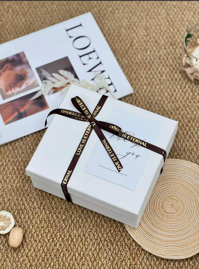 Compact campaign gift design alternate view with presentation details